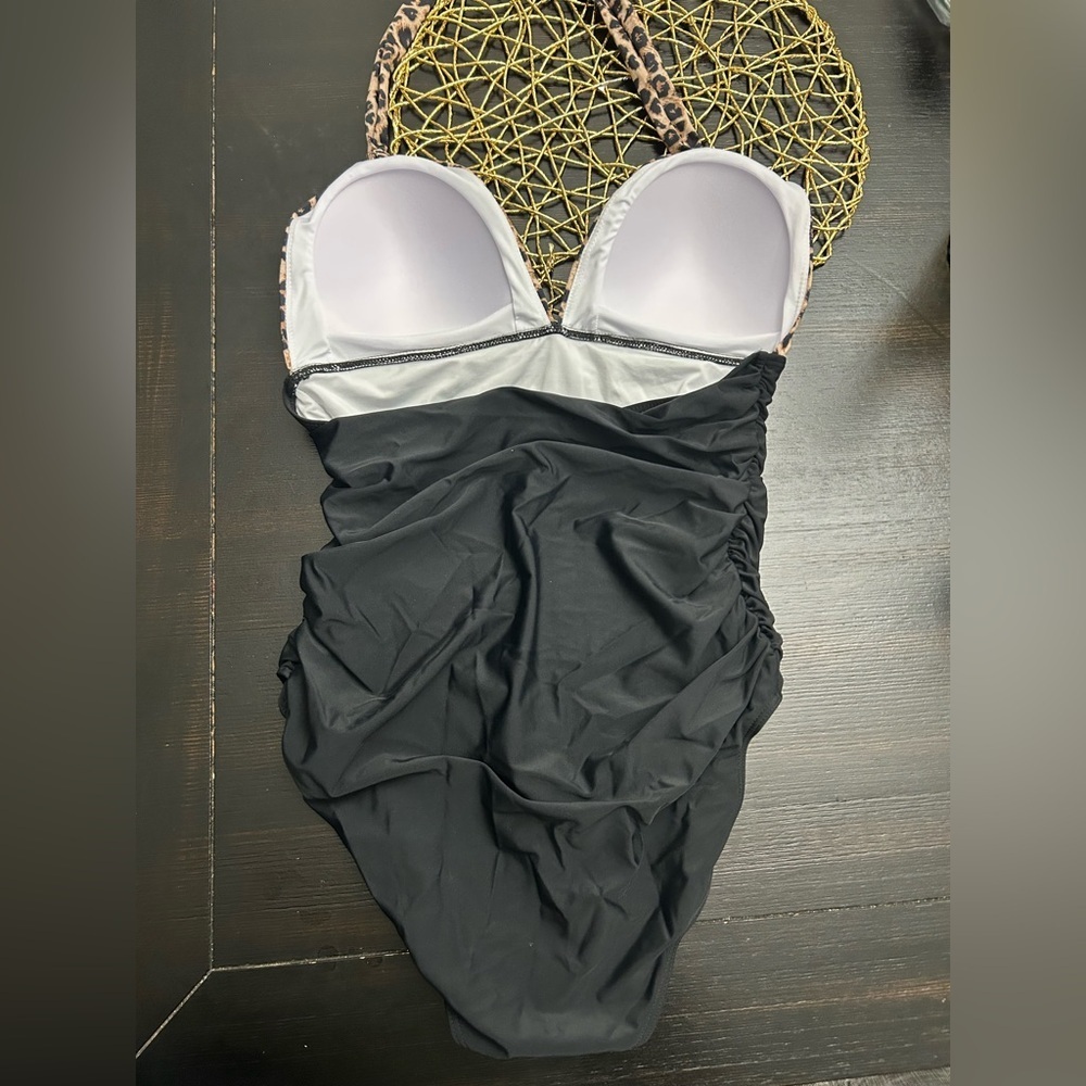 NWOT Women V Neck One Piece Swimsuit Tummy Control Ruched Halter Bathing Suit - Picture 5 of 6